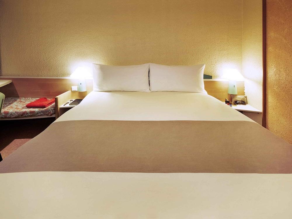 Ibis Oran Les Falaises Екстериор снимка