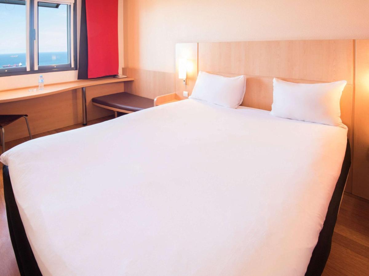 Ibis Oran Les Falaises Екстериор снимка