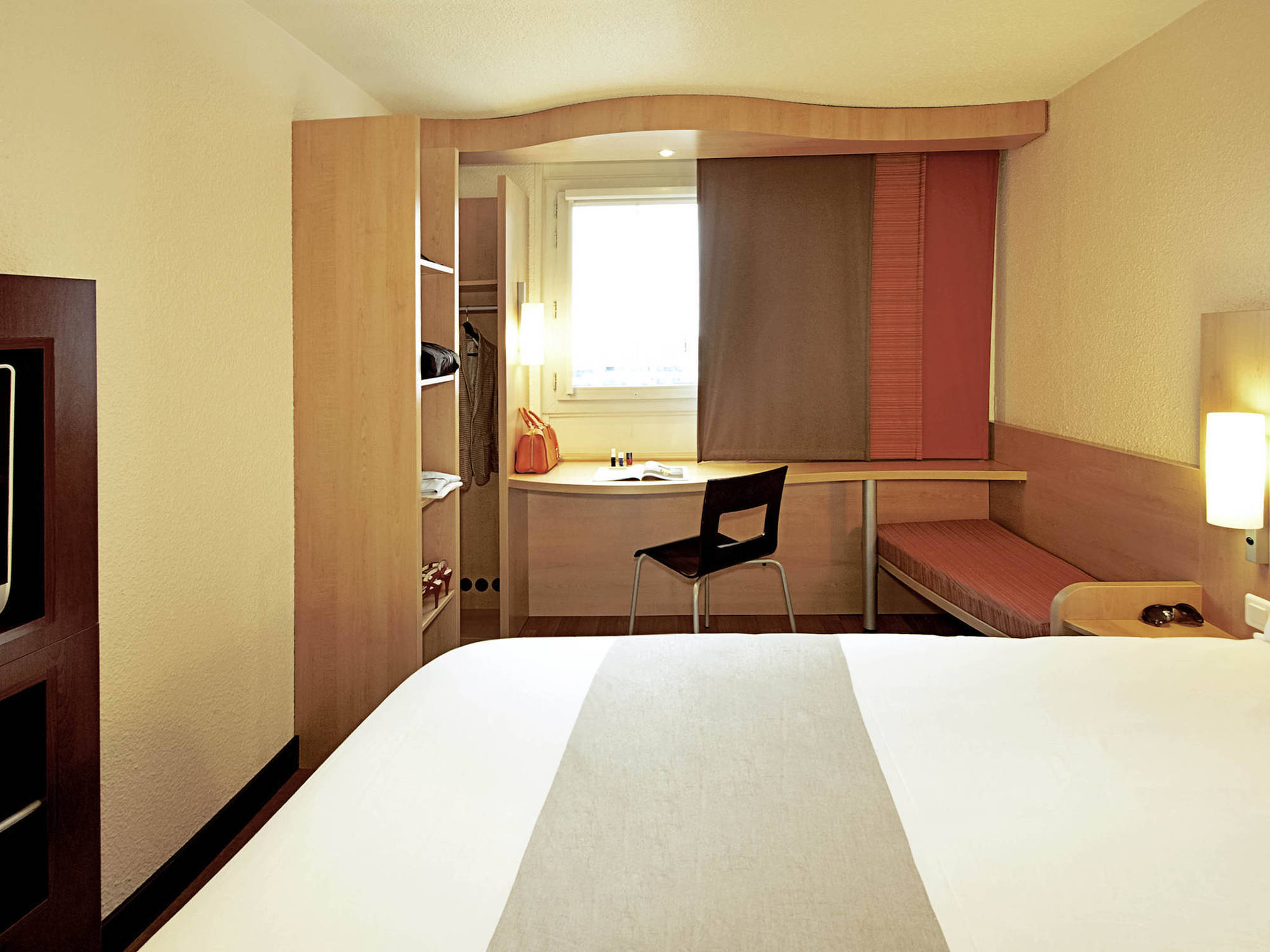 Ibis Oran Les Falaises Екстериор снимка
