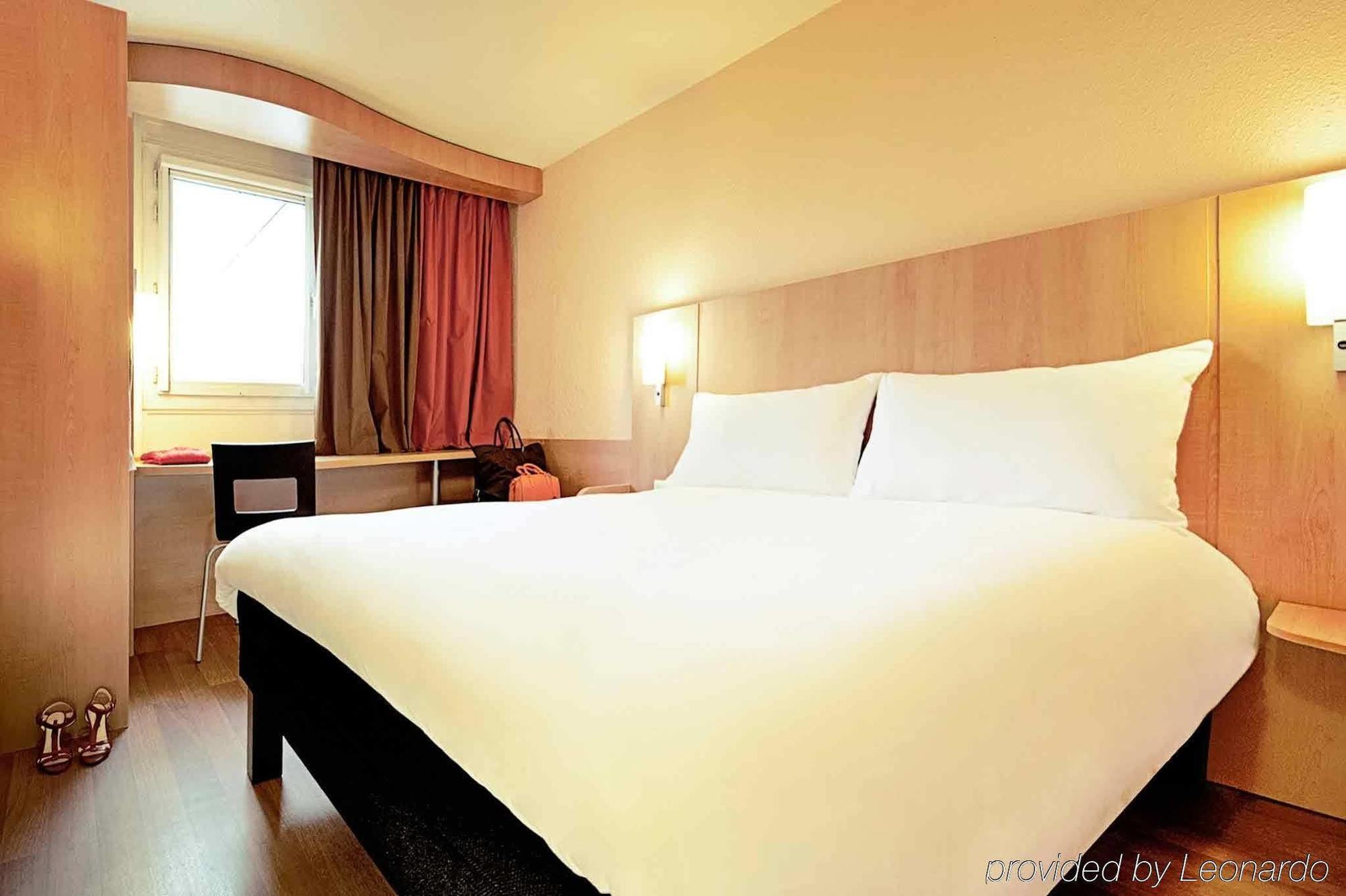 Ibis Oran Les Falaises Екстериор снимка