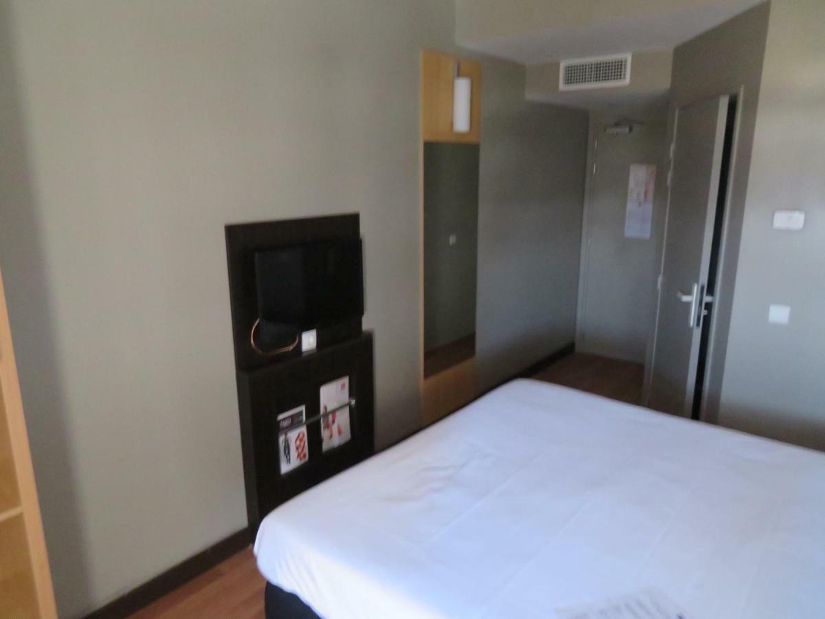 Ibis Oran Les Falaises Екстериор снимка