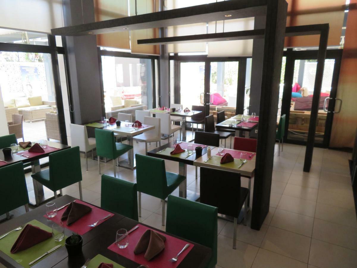 Ibis Oran Les Falaises Екстериор снимка